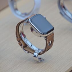 Apple HomeView smart display