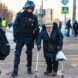 Russian officer helps Ukraine